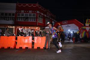 BIB: 
                            <button type="button" onclick="openModal(26221441)" class="btn btn-primary btn-sm float-right btn-popup" data-toggle="modal" data-target=".modal-high-quality">
                        <i class="fas fa-shopping-cart"></i> Add to Cart
                    </button>
                                            <button type="button" onclick="isThisMe(26221441, true)" class="btn btn-success btn-sm float-right btn-popup btn-isme hidden" data-toggle="tooltip" data-placement="bottom" title="นี่คือรูปของคุณใช่ไหม คลิกที่นี่เพื่อเอาเข้าอัลบั้ม">
                        <i class="fas fa-plus"></i> Add to album
                    </button>
                    <button type="button" onclick="isThisMe(26221441, false)" class="btn btn-warning btn-sm float-right btn-popup btn-isnotme hidden">
                        <i class="fas fa-ban"></i> Remove from album
                    </button>